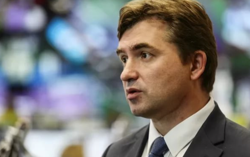 Александр Евсин назвал депутата Людмилу Стебенкову «проводником ковид-психоза» и призвал извиниться перед врачами
