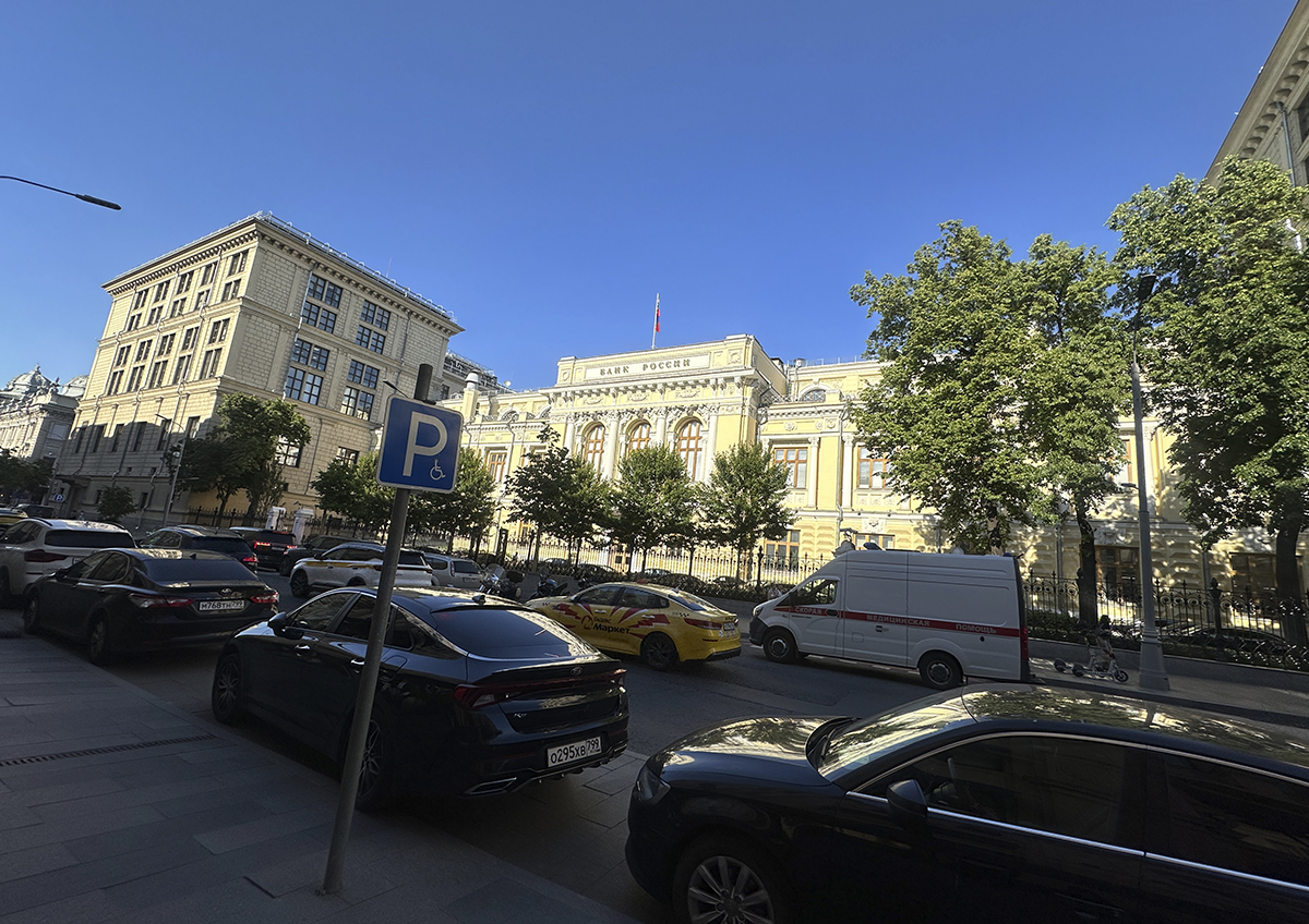 Банк России сохранит тактику «микрошагов» в ближайшие месяцы