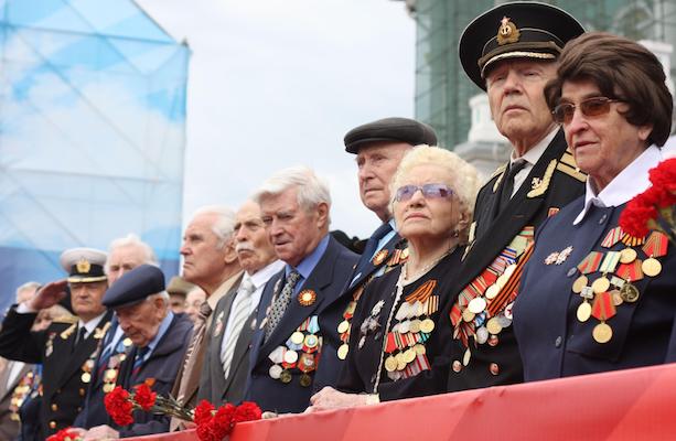Около 15 тысяч ветеранов получат материальную поддержку к 76-й годовщине Битвы за Москву