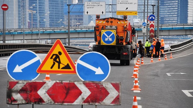 «Дорожные стахановцы»: московские власти перевыполнили план по строительству дорог за год