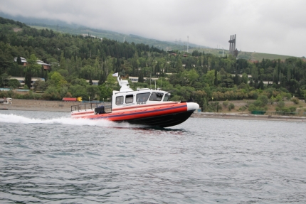 В Крыму идут поиски оставшихся трех членов экипажа затонувшего плавкрана