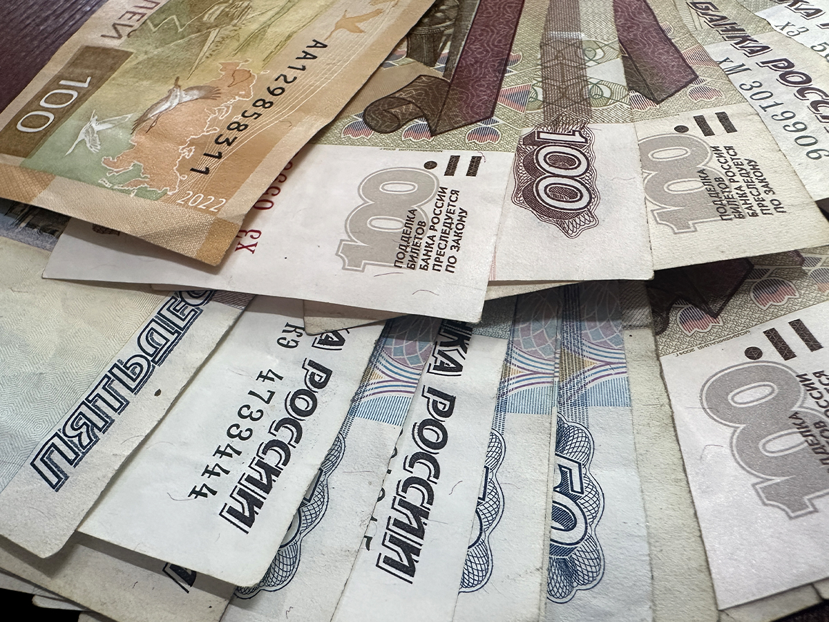 Россиянам рассказали, почему наличные деньги не находятся в безопасности Россиянам рассказали, почему наличные деньги не находятся в безопасности