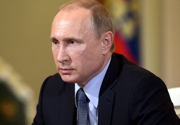 Путин попросил освободить пленных на Донбассе