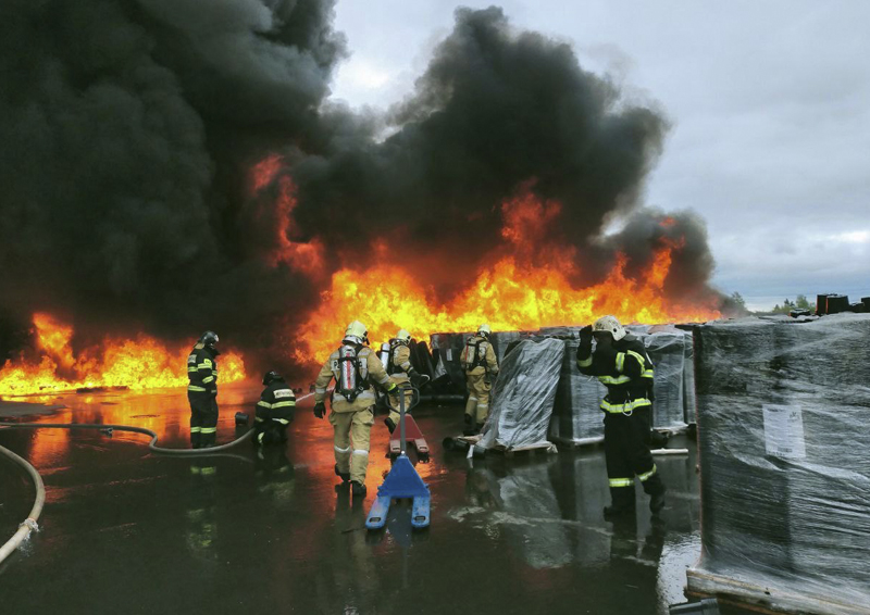 Площадь пожара на складе с удобрениями в Раменском увеличилась до 2700 м кв