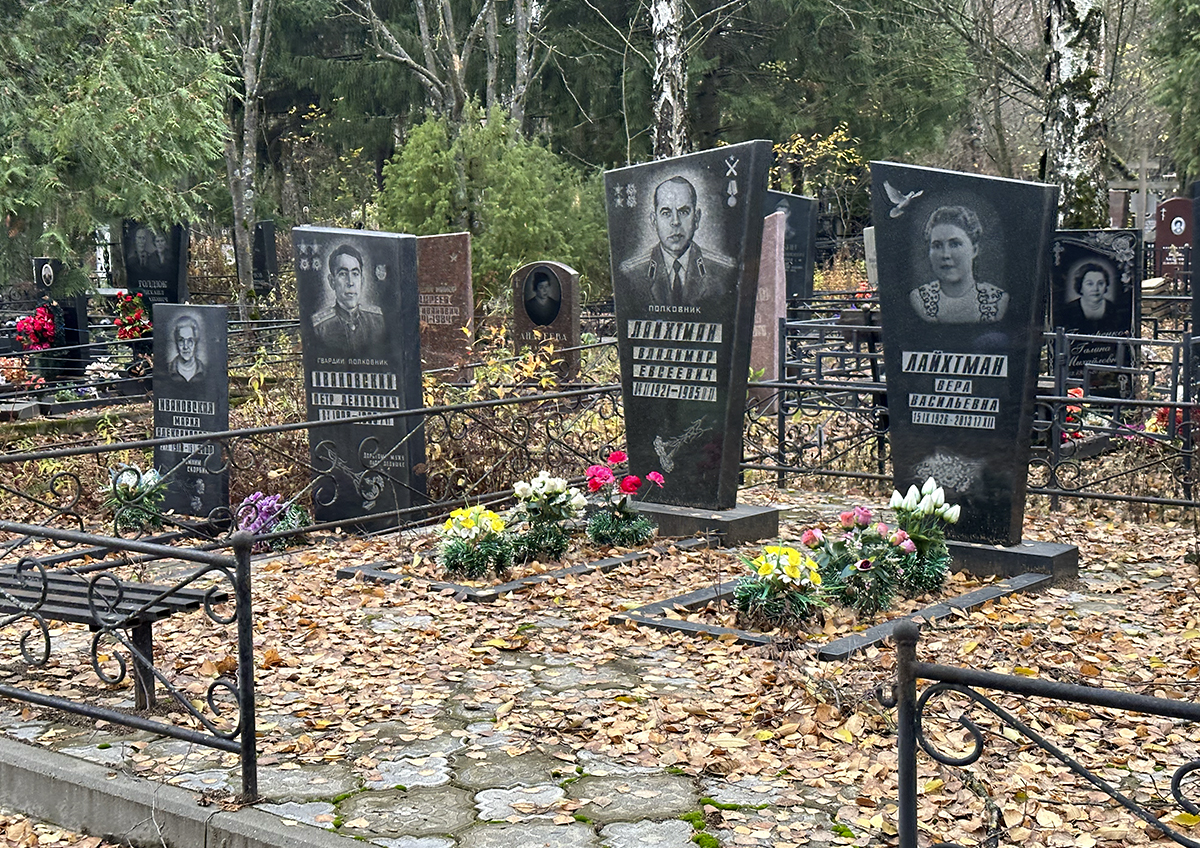 В ГУРБ разъяснили порядок замены надгробий на подмосковных кладбищах