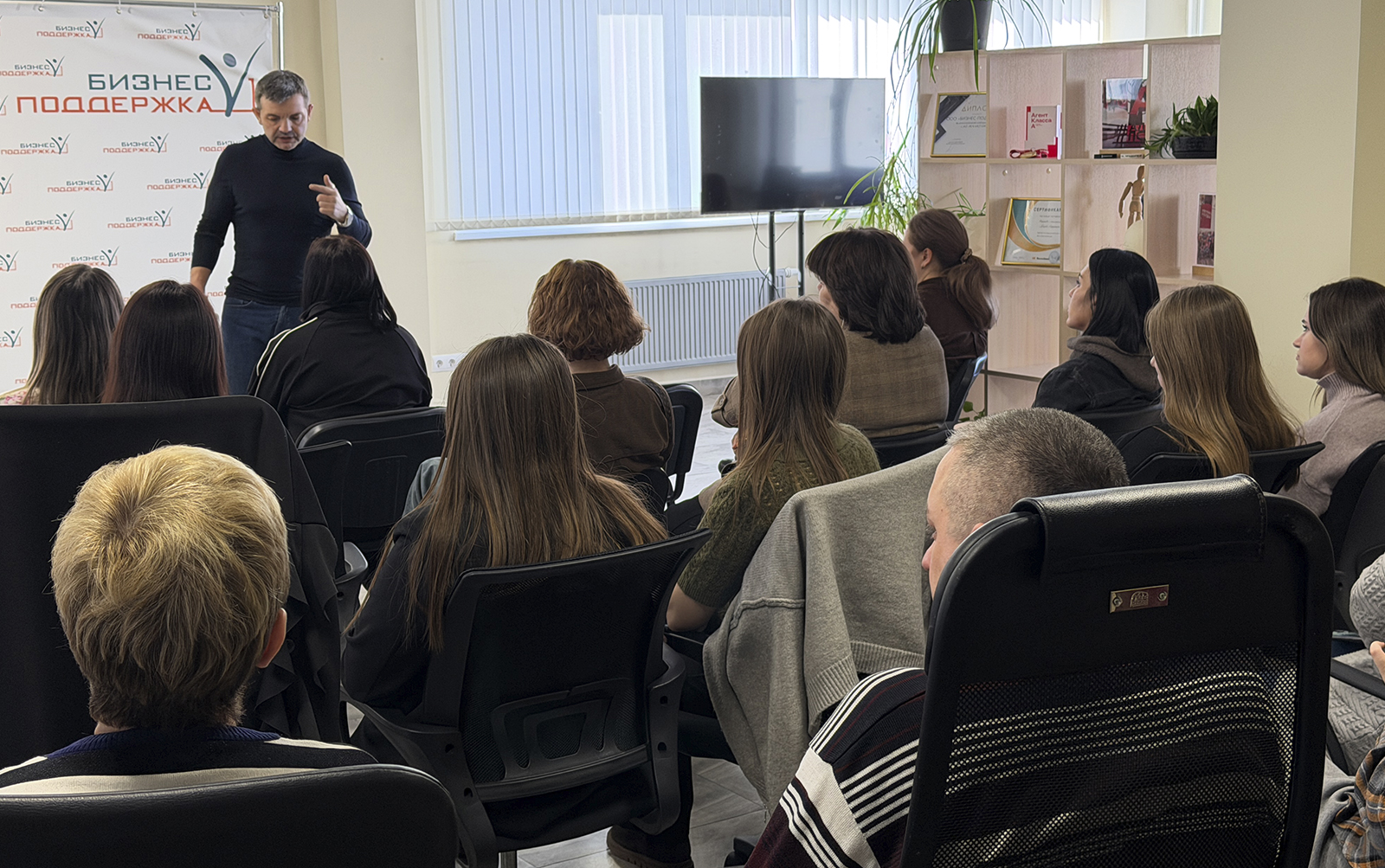 «Московская медиагруппа» приглашает на лекцию-беседу о плодотворных жизненных траекториях, счастье и эгоизме, тревогах и страхах, эмоциях и разуме, их слабых и сильных сторонах.