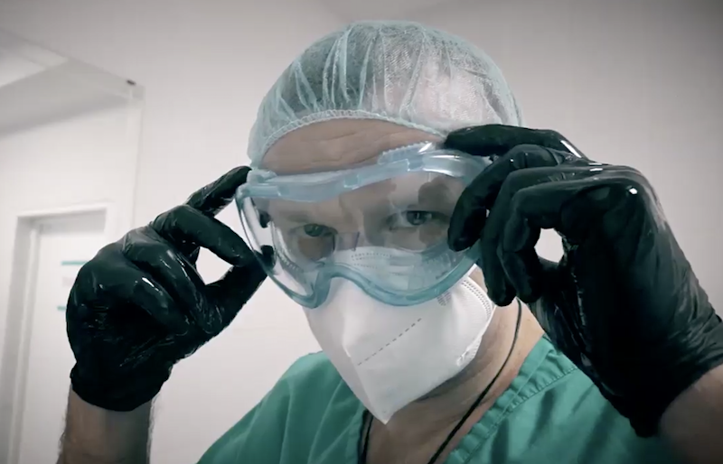 «Тишины хочу!»: московские врачи сняли клип о сложностях своей работы и посвятили его всем борцам с COVID-19