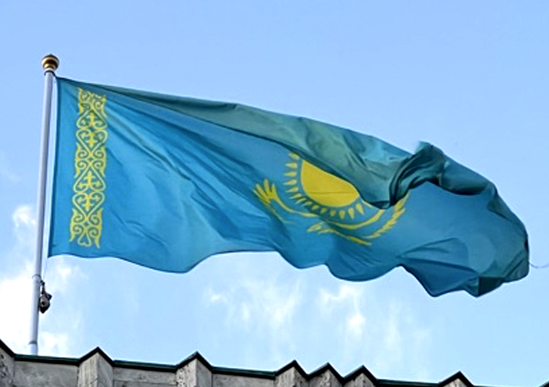 С чьей поддержкой президенту Казахстана угрожает лишь возможность быть перехваленным?