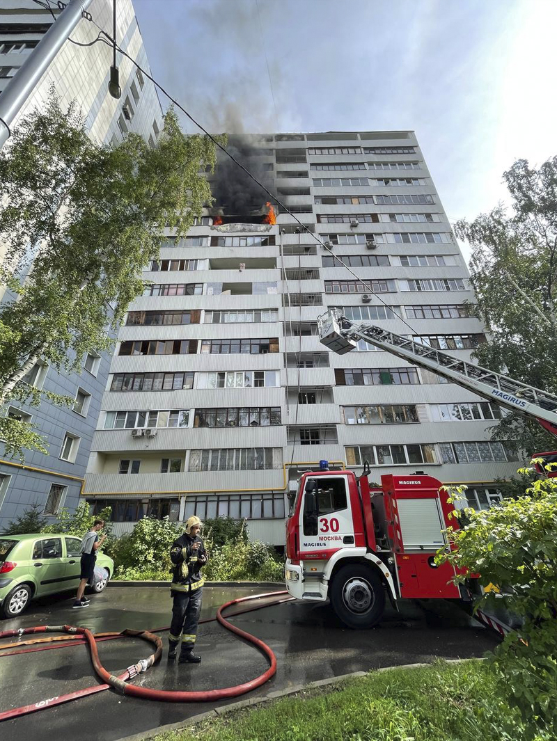 Десять пожарных машин понадобилось для тушения квартиры в Выхино-Жулебино |  Новости происшествия