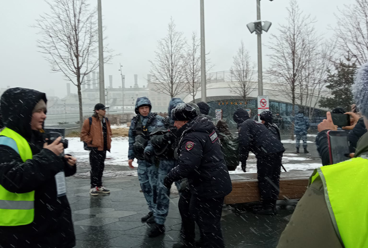 Ситуация в москве сегодня новости последнего. Протесты в Москве сегодня. Протест 2 апреля. Задержание протестующих в Москве.